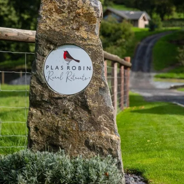 Plas Robin, hotel in Llandyssil