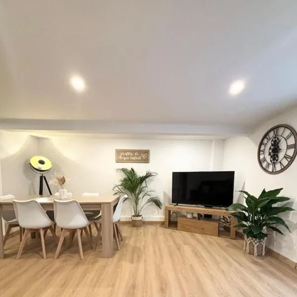 Maison chaleureuse proche Paris, hotel v destinaci Chatillon
