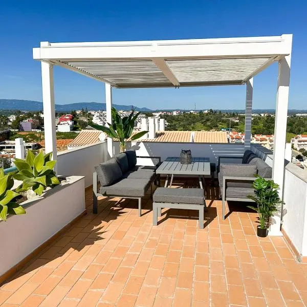 Casa Rostam - Duplex avec Terrasses - Ferragudo, ξενοδοχείο σε Ferragudo