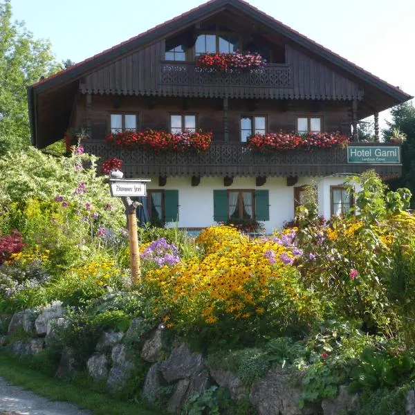 Landhaus Caesar - Hotel Garni, hotel di Bad Heilbrunn