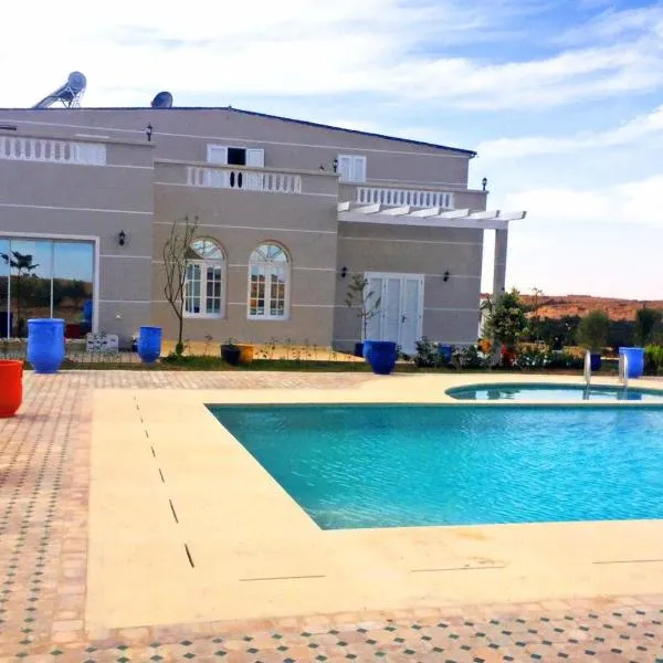 Urti Villa, hotel v destinaci Nzala