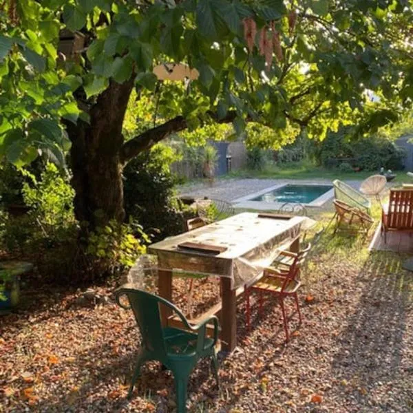 Mazet avec jardin, hotel v destinaci Saint-Bauzille-de-Putois