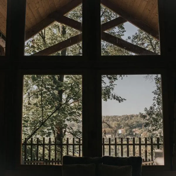 Cabane de la Saône by Lyon Country House, hotel v destinaci Caluire-et-Cuire