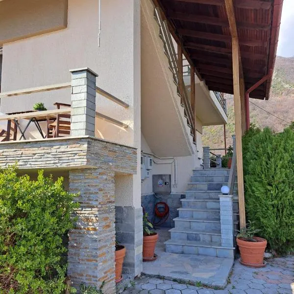 Pnoe Apartments, hotel v destinácii Kato Loutraki