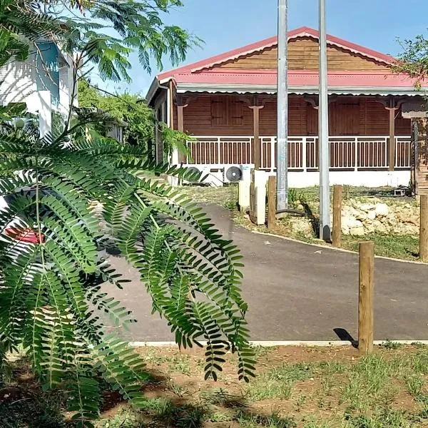 LABé KAZ kréyòl, hotel v destinaci Le Moule