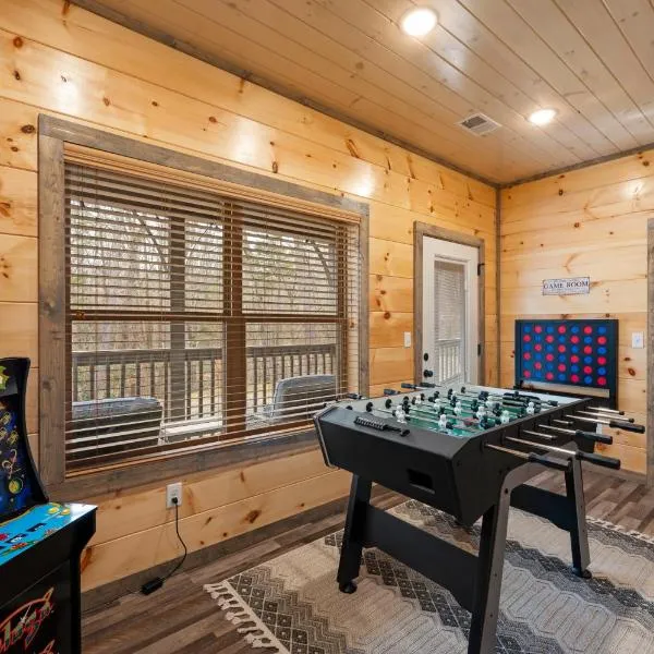 NEW/KING Bed/GAME room/HOT TUB/Central location, hôtel à Walnut Grove