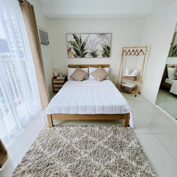 CF Haven - Resort Living Condo w/ Balcony at Bamboo Bay, hotell sihtkohas Mandaue