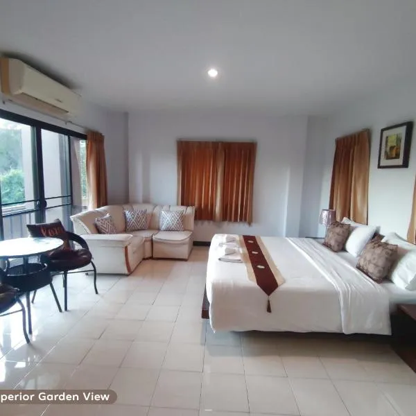 โรงแรมอารีน่ารีสอร์ท อุตรดิตถ์, hotel in Ban Rai Huai Phi