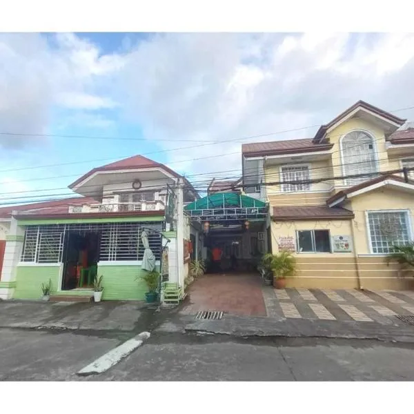 OYO 1048 Jomckayl Apartelle, hotel sa Naga