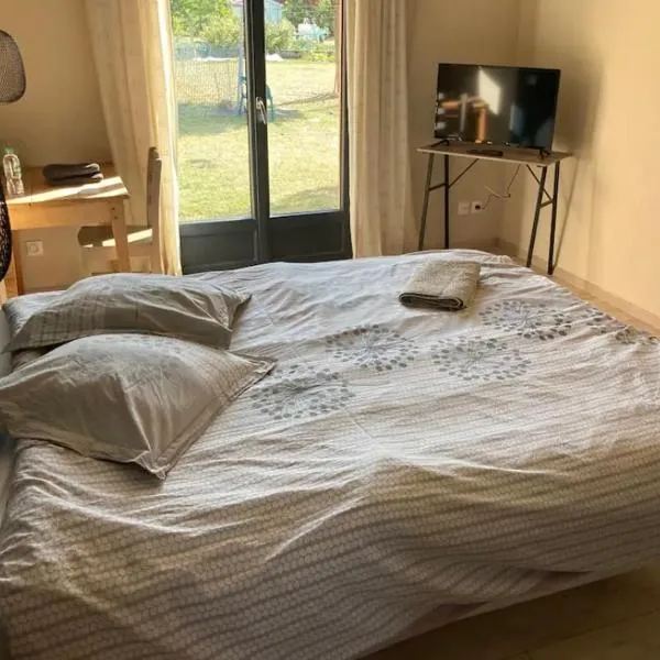 Chambre au calme, hotel v destinaci Creuzier-le-Vieux