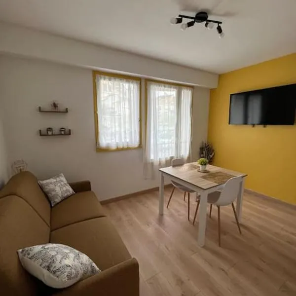 Studio cosy avec vue sur la Cathédrale, Hyper Centre, hotel en Périgueux