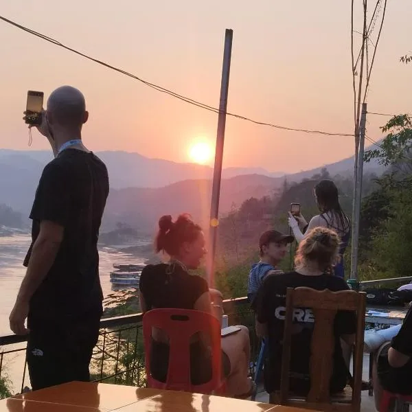 99 BACKPACKERS pakbeng、パークベンのホテル