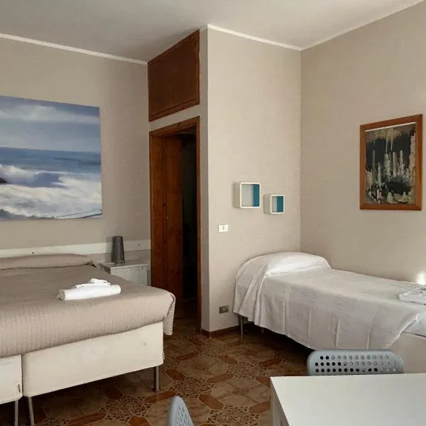 Cleo Orchidea – hotel w mieście Falconara Marittima
