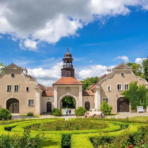 Pałac Galiny, hotell i Lutry