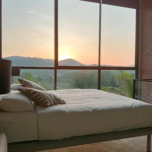 Sky Lofts Phuket, khách sạn ở Ban Sakhu