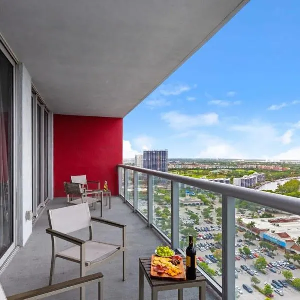 Infinite View and Balcony with Pool, Gym, Near Beach, hotel i Hallandale Beach