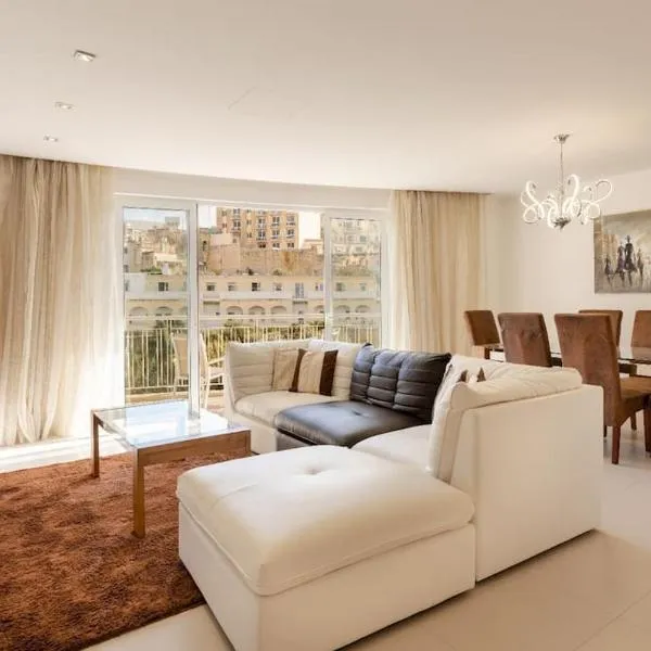 Cozy 3BD Seaside Apartment! WiFi and Great Location!, hotel v destinaci Tal-Għoqod