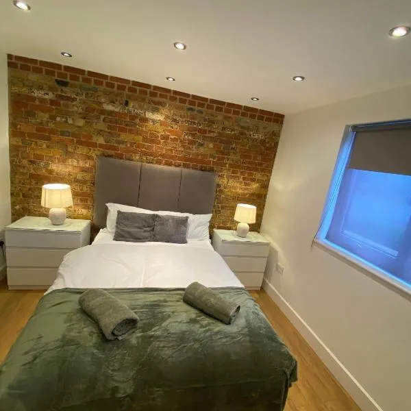 Studio apartment near Sutton, Croydon、Bansteadのホテル