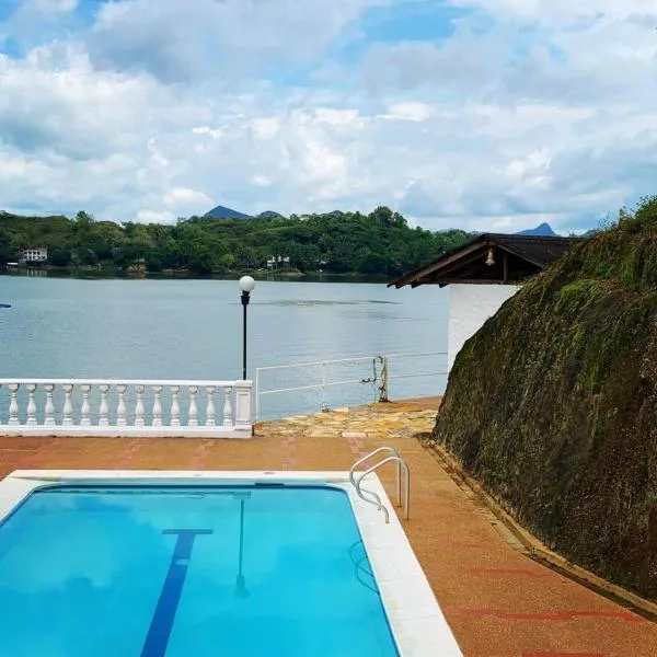 Casa Isla en la Represa de Prado, hotel in Prado