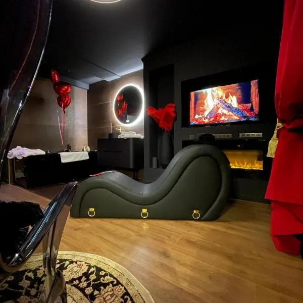 Love room Casa Amore sauna balnéo 66 Occitanie, hotel in Prades