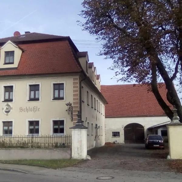 Residieren in der Beletage des Schlößle, hotel in Fünfstetten