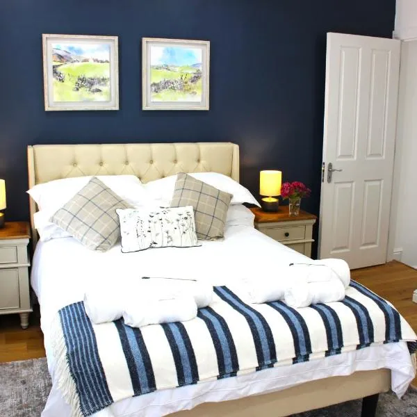 Yalding에 위치한 호텔 Elegant 4 bedroom, Maidstone house by Light Living Serviced Accommodation