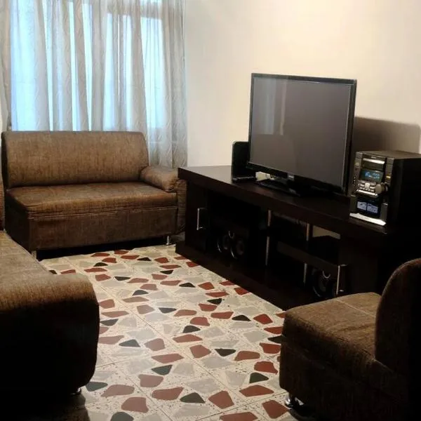 Comodo Alojamiento en el centro de Pereira, hotel in Pereira