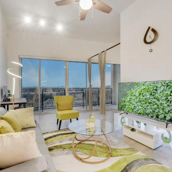 Snappy loft style 2BR I Gym I Parking I Workspace, hotel in Dallas