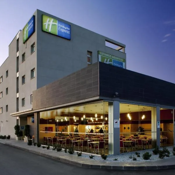 Holiday Inn Express Málaga Airport, an IHG Hotel, hotell i Málaga