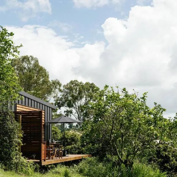 The Nest, Tiny House With a View. Byron Hinterland, hotel v destinaci Clunes