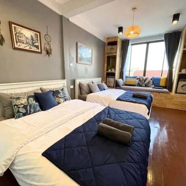 Private house with Pagoda view, near Grand Palace, hotel in Bangkok