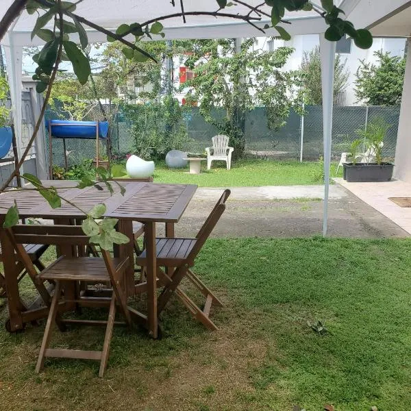Studio en rez-de jardin clos proche de l'aéroport et des commodités, hotel v destinaci Le Lamentin