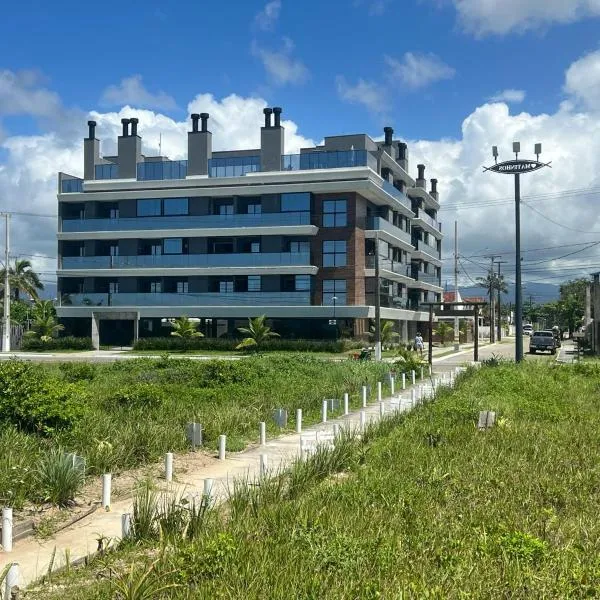 Studio 106 Pé na Areia Smart Costa Azul! Matinhos, hotel in Matinhos