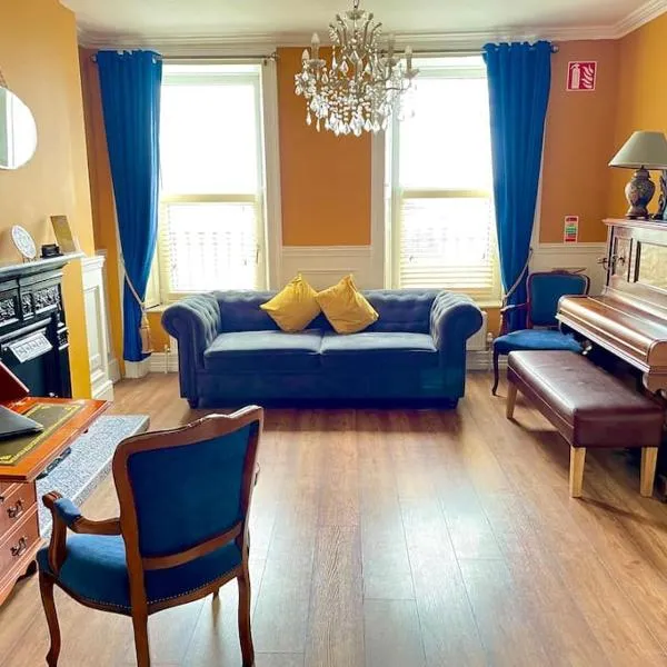 The Sardinian Guesthouse (6 Bedrooms), hotel v destinaci Cobh
