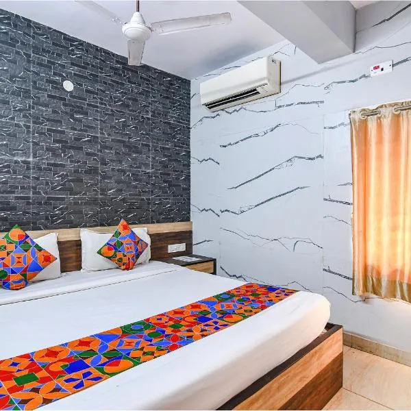 FabExpress Subh Residency, hotel in Belur