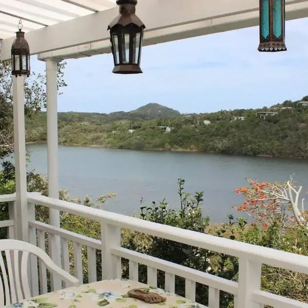 Candelabra Cottage Perched on the Wild Coast, hotel in Cintsa