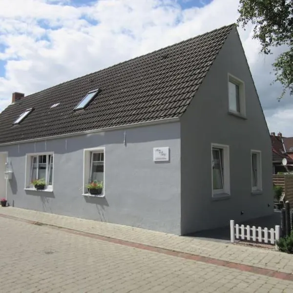 Liebevoll eingerichtete Ferienwohnung Huus up de Warf, Hotel in Emden