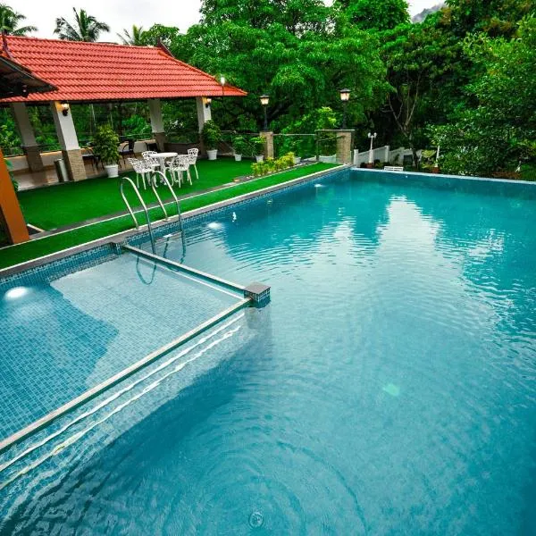 Athirappilly Rainland Resort, khách sạn ở Athirappilly