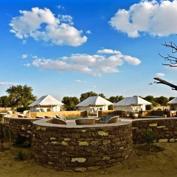 Damodra Desert Camp, hotell i Dedha