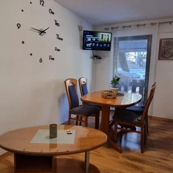 Apartmaji Medved, brezplačno parkiranje, ξενοδοχείο σε Tacen