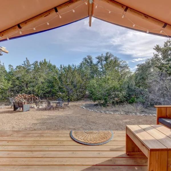 Glamping Retreat on Scenic Winery, hotell i Johnson City