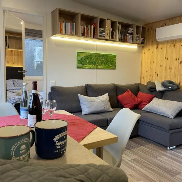 Holiday Home Tiny Haus Neschtle by Interhome, hotell i Wemding