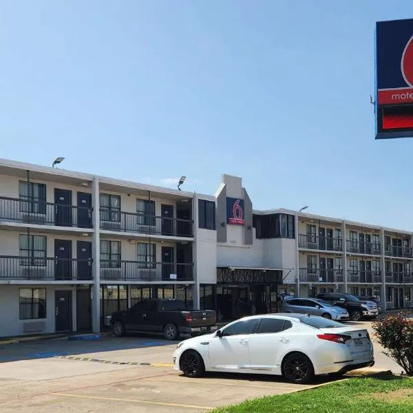 Motel 6 Houston, TX - Medical Center - NRG Stadium, hotell i Heaker