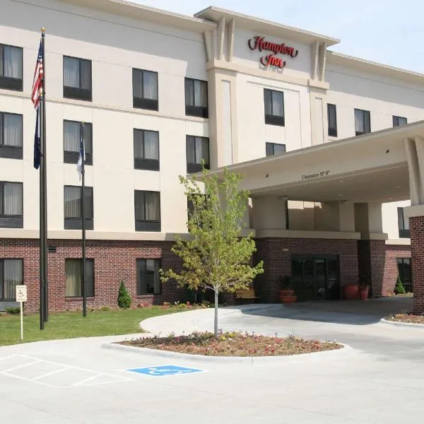 Newly Renovated Hampton Inn Omaha West Lakeside, hotel u gradu 'Chalco'