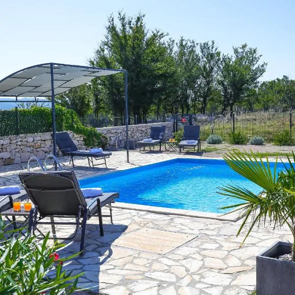 Villa Niko Your vacation starts here – hotel w mieście Rudine