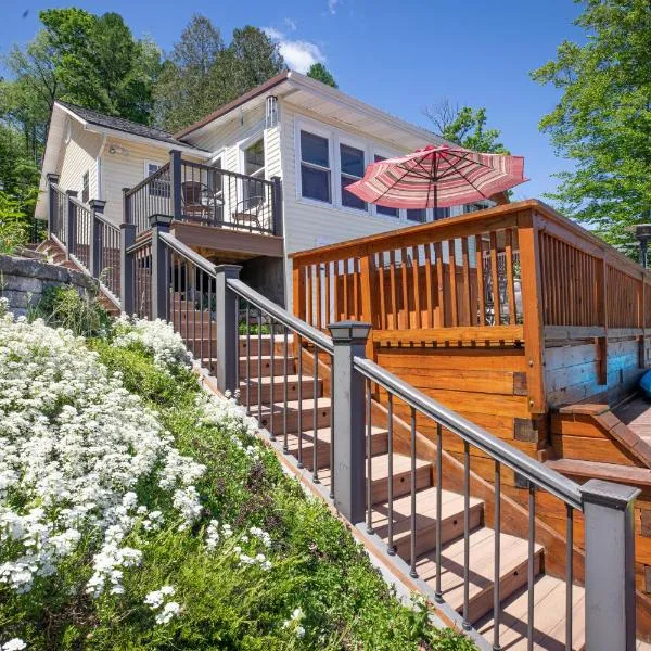 Sunset Cottage #3, hotel di Hamilton