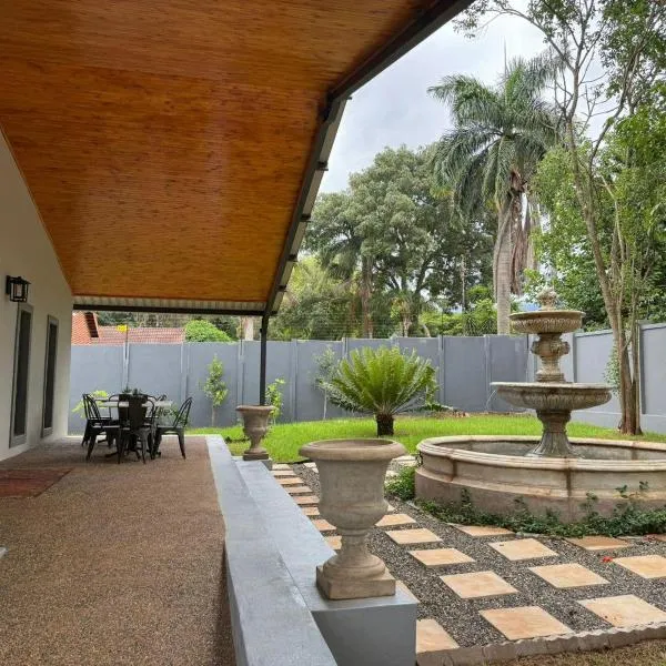 De Akker Guest House Louis Trichardt, hótel í Louis Trichardt