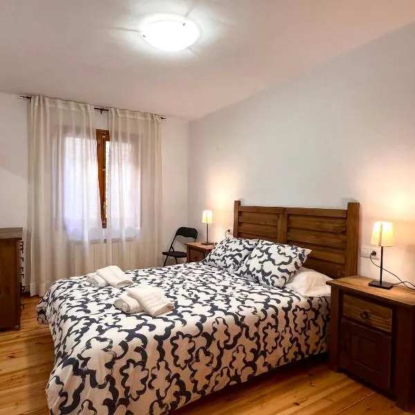 Apartaments Matxicots - L'Amfitriona – hotel w mieście Rialp