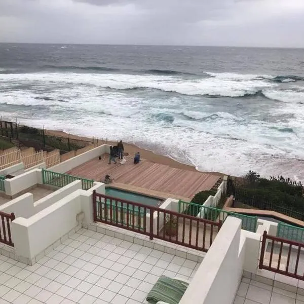 13 Skiathos Beachfront Apartment in Shakas Rock, hotel in Ballito
