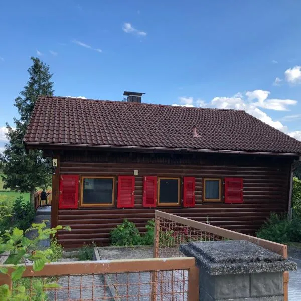 Bahnhöfle Ferienhaus, מלון בStubersheim